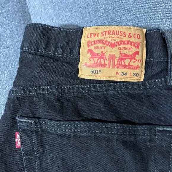 Levi 501 Jean Men 34x30 Black Denim Straight Leg Button Fly (30x29 see photos) - Picture 2 of 7